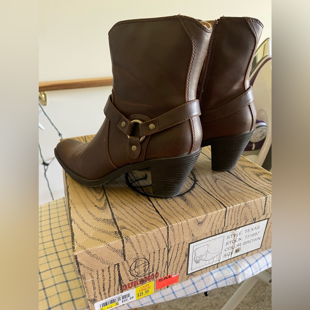 Women’s Durango Boots - Picture 2 of 4